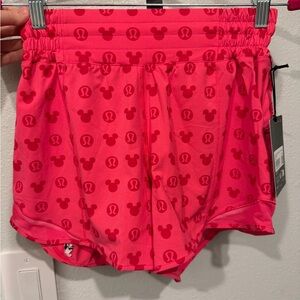 Lululemon NWT Sz 4 Disney Hotty Hot Shorts 4” Lip Gloss